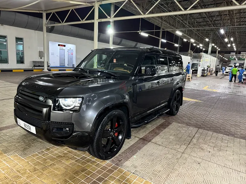 لاند روفر ديفندر 2023